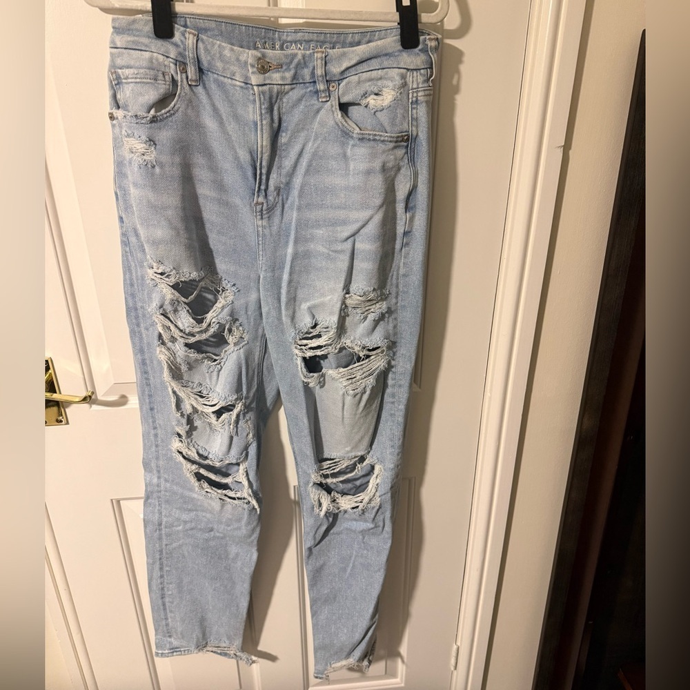 2/$35 American Eagle Outfitters Light Blue Ripped Mom Jeans 12 Extra long - Picture 2 of 6